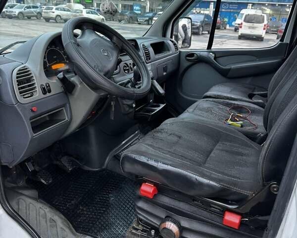 Білий Мерседес Sprinter, об'ємом двигуна 2.7 л та пробігом 898 тис. км за 6500 $, фото 5 на Automoto.ua