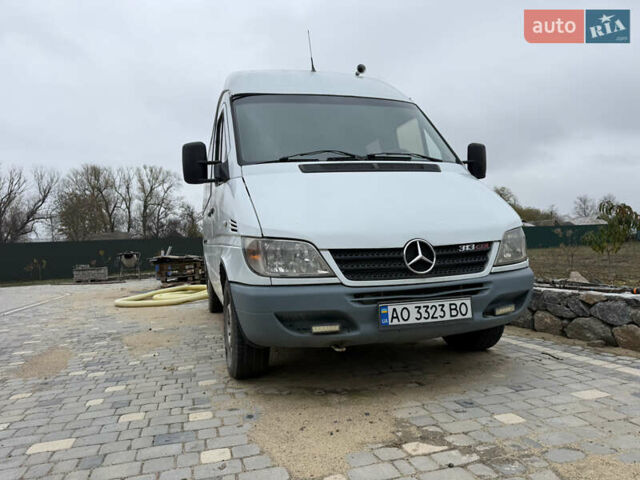 Белый Мерседес Sprinter, объемом двигателя 2.15 л и пробегом 574 тыс. км за 8700 $, фото 1 на Automoto.ua