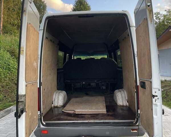 Білий Мерседес Sprinter, об'ємом двигуна 2.15 л та пробігом 333 тис. км за 7899 $, фото 15 на Automoto.ua