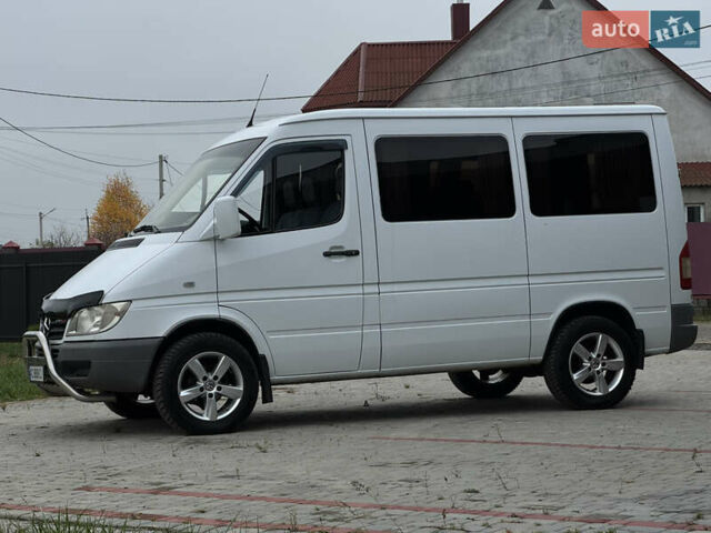 Белый Мерседес Sprinter, объемом двигателя 2.2 л и пробегом 380 тыс. км за 8700 $, фото 3 на Automoto.ua