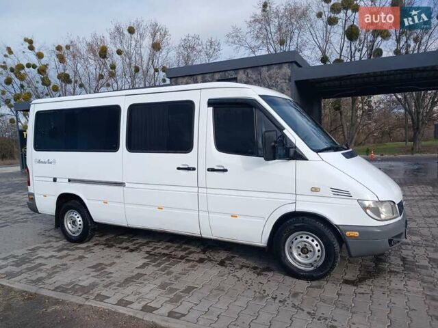 Белый Мерседес Sprinter, объемом двигателя 2.15 л и пробегом 350 тыс. км за 8900 $, фото 2 на Automoto.ua