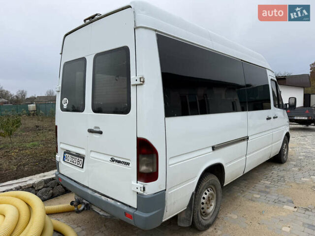 Белый Мерседес Sprinter, объемом двигателя 2.15 л и пробегом 574 тыс. км за 8700 $, фото 11 на Automoto.ua