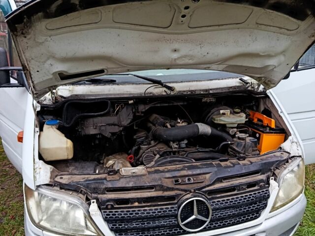 Білий Мерседес Sprinter, об'ємом двигуна 2.1 л та пробігом 700 тис. км за 7100 $, фото 6 на Automoto.ua