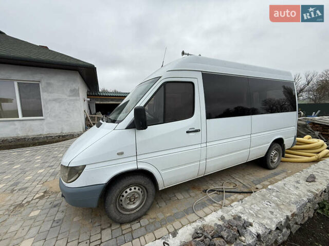 Белый Мерседес Sprinter, объемом двигателя 2.15 л и пробегом 574 тыс. км за 8700 $, фото 9 на Automoto.ua