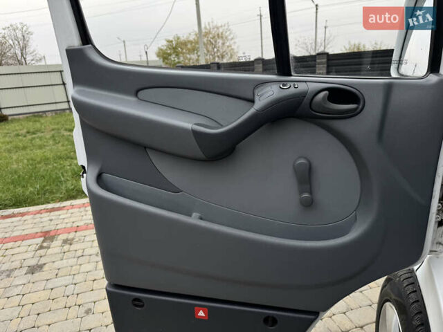 Белый Мерседес Sprinter, объемом двигателя 2.2 л и пробегом 380 тыс. км за 8700 $, фото 26 на Automoto.ua