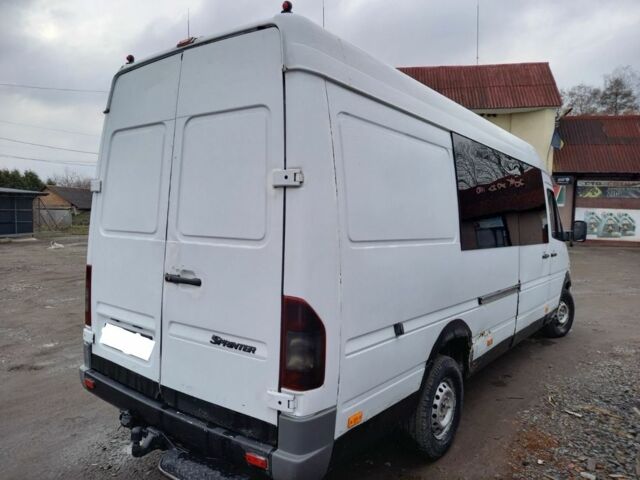 Белый Мерседес Sprinter, объемом двигателя 2.2 л и пробегом 220 тыс. км за 5350 $, фото 6 на Automoto.ua