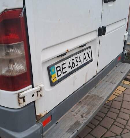 Белый Мерседес Sprinter, объемом двигателя 2.2 л и пробегом 411 тыс. км за 10000 $, фото 5 на Automoto.ua