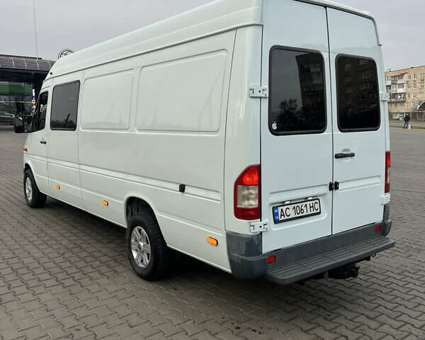Белый Мерседес Sprinter, объемом двигателя 2.15 л и пробегом 470 тыс. км за 12300 $, фото 5 на Automoto.ua