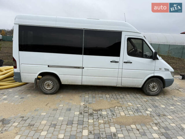 Белый Мерседес Sprinter, объемом двигателя 2.15 л и пробегом 574 тыс. км за 8700 $, фото 3 на Automoto.ua