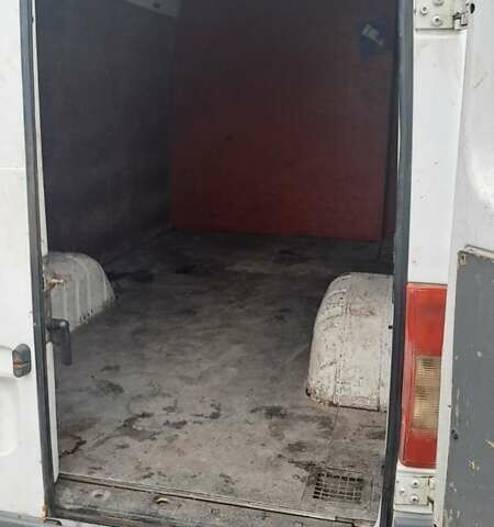 Белый Мерседес Sprinter, объемом двигателя 2.2 л и пробегом 411 тыс. км за 10000 $, фото 11 на Automoto.ua