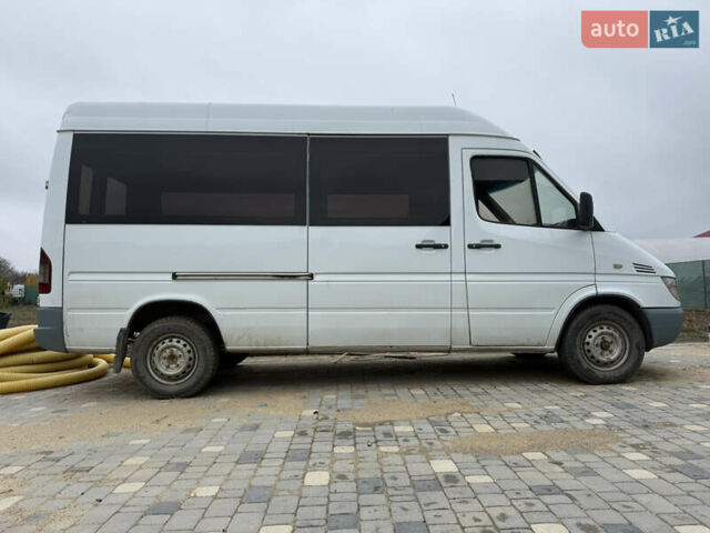 Белый Мерседес Sprinter, объемом двигателя 2.15 л и пробегом 574 тыс. км за 8700 $, фото 2 на Automoto.ua