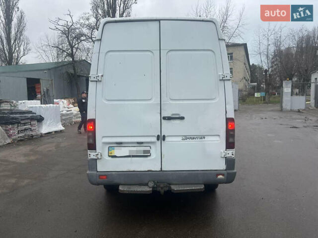 Білий Мерседес Sprinter, об'ємом двигуна 2.7 л та пробігом 316 тис. км за 6799 $, фото 3 на Automoto.ua