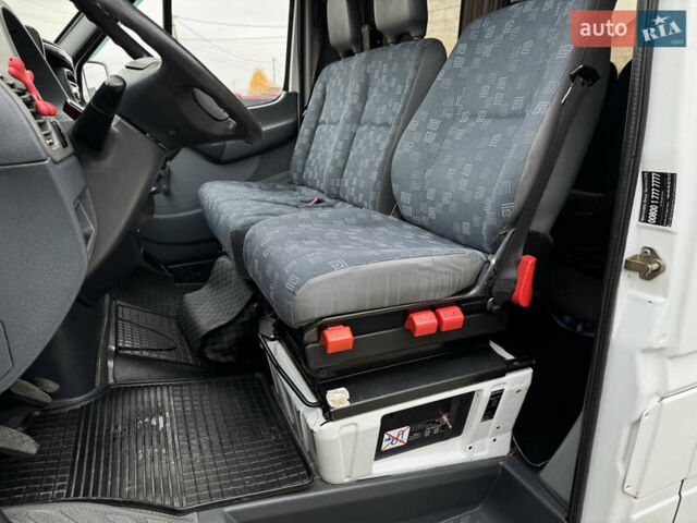 Белый Мерседес Sprinter, объемом двигателя 2.2 л и пробегом 380 тыс. км за 8700 $, фото 21 на Automoto.ua