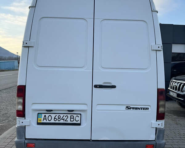 Білий Мерседес Sprinter, об'ємом двигуна 2.15 л та пробігом 330 тис. км за 6200 $, фото 5 на Automoto.ua