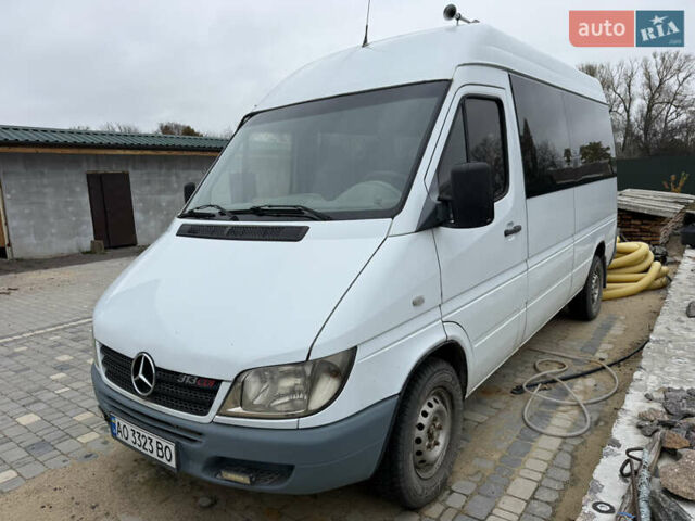Белый Мерседес Sprinter, объемом двигателя 2.15 л и пробегом 574 тыс. км за 8700 $, фото 7 на Automoto.ua