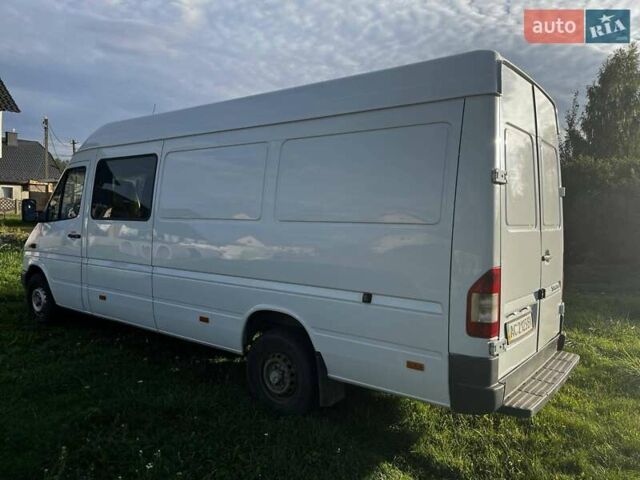 Белый Мерседес Sprinter, объемом двигателя 2.15 л и пробегом 463 тыс. км за 11800 $, фото 5 на Automoto.ua
