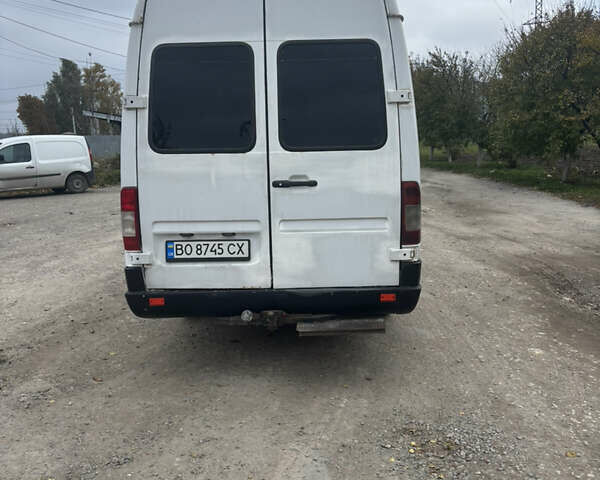 Белый Мерседес Sprinter, объемом двигателя 2.7 л и пробегом 579 тыс. км за 8500 $, фото 3 на Automoto.ua