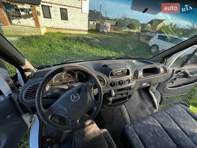 Белый Мерседес Sprinter, объемом двигателя 2.15 л и пробегом 463 тыс. км за 11800 $, фото 8 на Automoto.ua