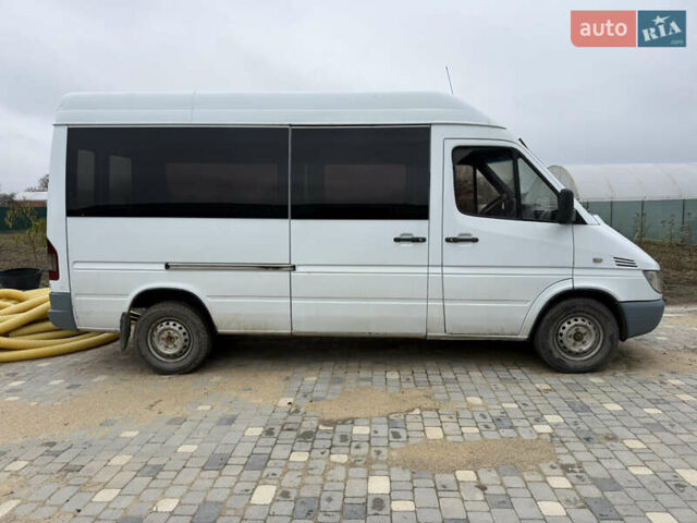 Белый Мерседес Sprinter, объемом двигателя 2.15 л и пробегом 574 тыс. км за 8700 $, фото 6 на Automoto.ua