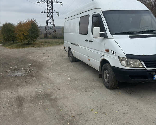 Белый Мерседес Sprinter, объемом двигателя 2.7 л и пробегом 579 тыс. км за 8500 $, фото 1 на Automoto.ua