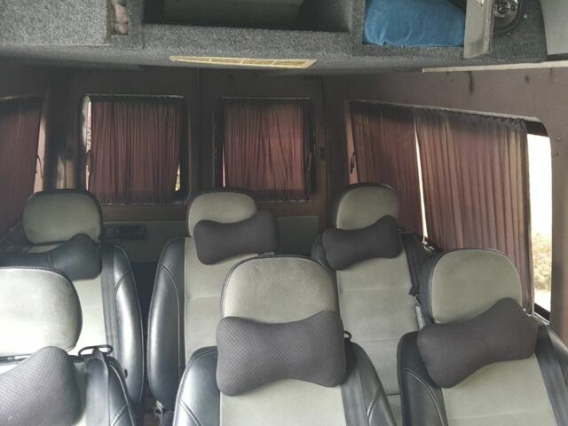 Белый Мерседес Sprinter, объемом двигателя 2.7 л и пробегом 350 тыс. км за 10500 $, фото 5 на Automoto.ua