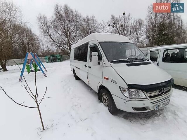 Белый Мерседес Sprinter, объемом двигателя 2.15 л и пробегом 980 тыс. км за 7450 $, фото 1 на Automoto.ua