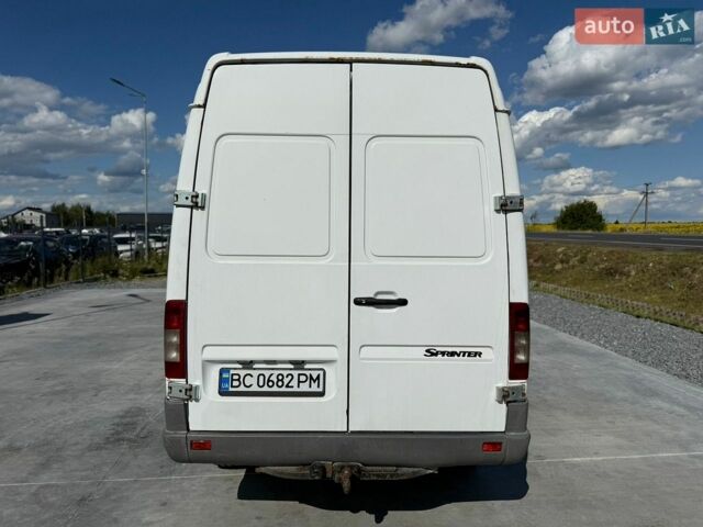 Білий Мерседес Sprinter, об'ємом двигуна 2.69 л та пробігом 300 тис. км за 7500 $, фото 5 на Automoto.ua