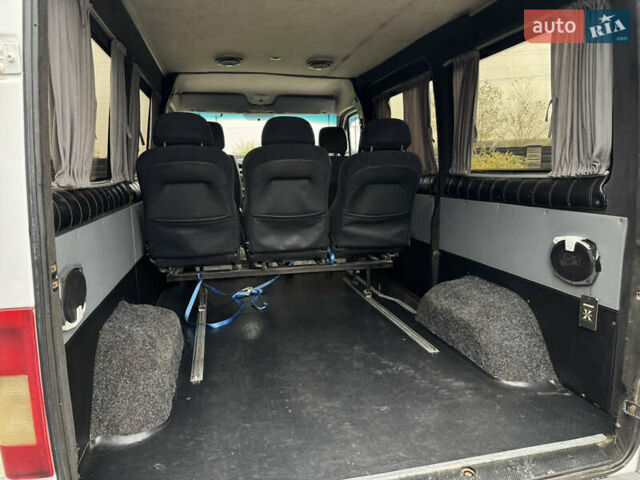 Белый Мерседес Sprinter, объемом двигателя 2.2 л и пробегом 380 тыс. км за 8700 $, фото 29 на Automoto.ua