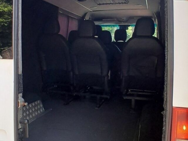 Белый Мерседес Sprinter, объемом двигателя 2.7 л и пробегом 660 тыс. км за 7500 $, фото 7 на Automoto.ua