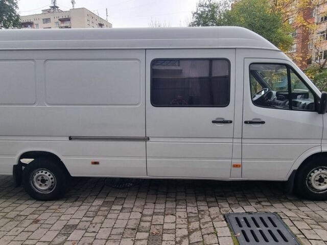 Белый Мерседес Sprinter, объемом двигателя 2.69 л и пробегом 600 тыс. км за 11200 $, фото 8 на Automoto.ua