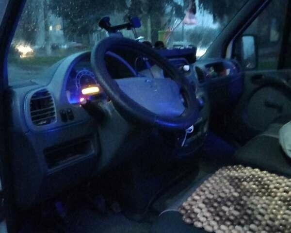 Белый Мерседес Sprinter, объемом двигателя 2.2 л и пробегом 350 тыс. км за 6700 $, фото 9 на Automoto.ua