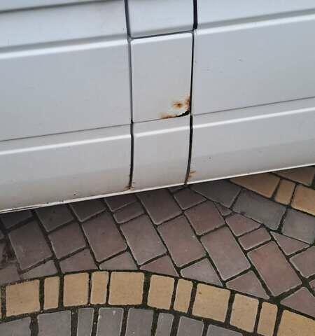 Белый Мерседес Sprinter, объемом двигателя 2.2 л и пробегом 411 тыс. км за 10000 $, фото 2 на Automoto.ua