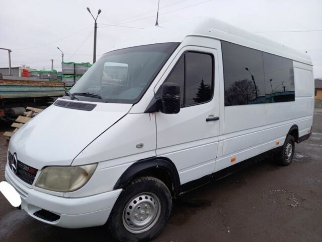 Белый Мерседес Sprinter, объемом двигателя 2.2 л и пробегом 220 тыс. км за 5350 $, фото 7 на Automoto.ua