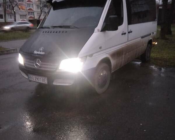 Белый Мерседес Sprinter, объемом двигателя 2.2 л и пробегом 350 тыс. км за 6700 $, фото 6 на Automoto.ua