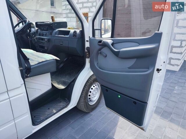 Белый Мерседес Sprinter, объемом двигателя 2.15 л и пробегом 310 тыс. км за 9500 $, фото 12 на Automoto.ua