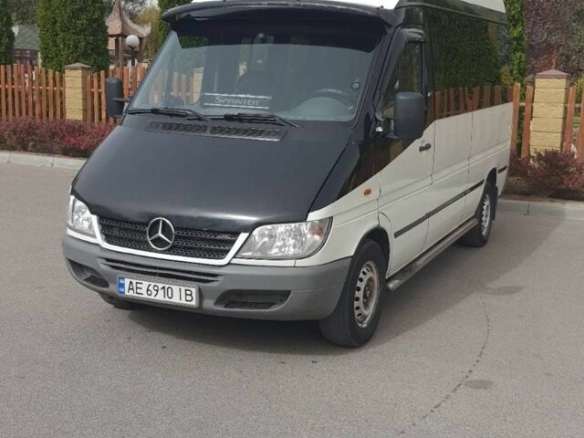 Белый Мерседес Sprinter, объемом двигателя 2.7 л и пробегом 350 тыс. км за 10500 $, фото 4 на Automoto.ua