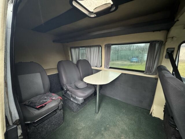 Белый Мерседес Sprinter, объемом двигателя 2.2 л и пробегом 220 тыс. км за 5350 $, фото 4 на Automoto.ua