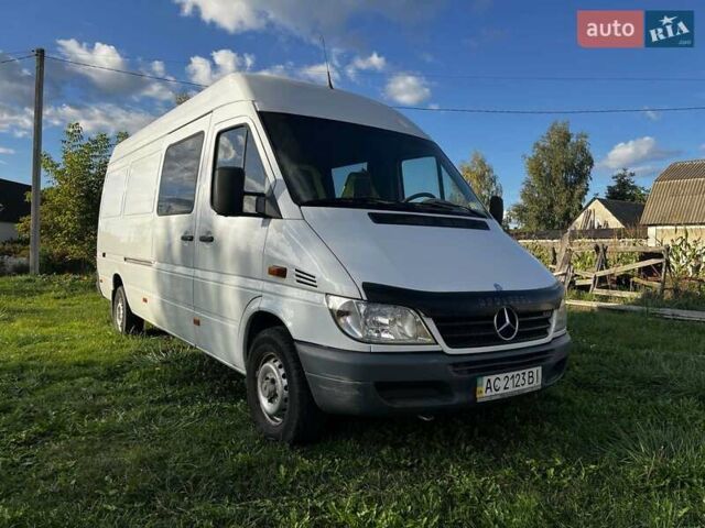 Белый Мерседес Sprinter, объемом двигателя 2.15 л и пробегом 463 тыс. км за 11800 $, фото 2 на Automoto.ua