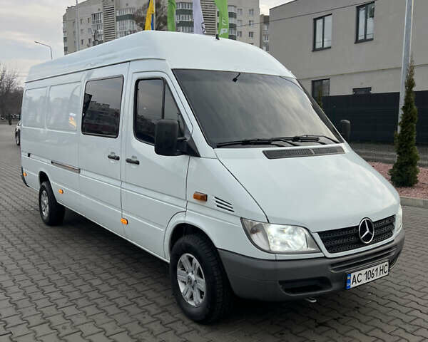 Белый Мерседес Sprinter, объемом двигателя 2.15 л и пробегом 470 тыс. км за 12300 $, фото 2 на Automoto.ua
