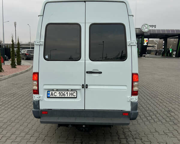 Белый Мерседес Sprinter, объемом двигателя 2.15 л и пробегом 470 тыс. км за 12300 $, фото 4 на Automoto.ua