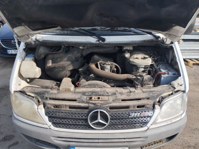 Білий Мерседес Sprinter, об'ємом двигуна 2.1 л та пробігом 295 тис. км за 8500 $, фото 4 на Automoto.ua