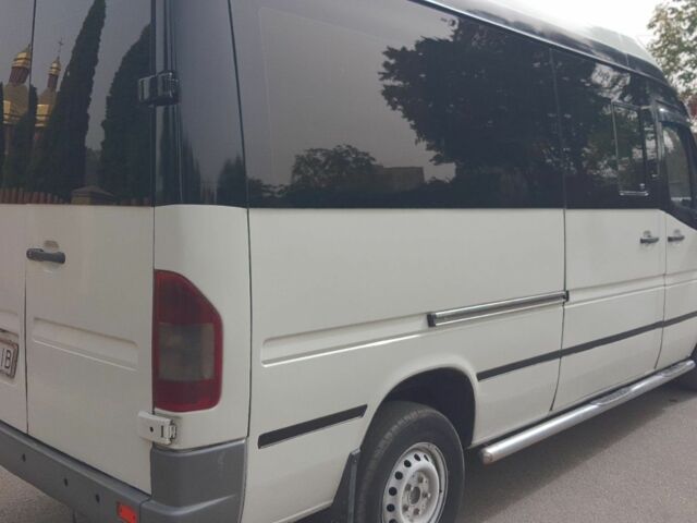 Белый Мерседес Sprinter, объемом двигателя 2.7 л и пробегом 350 тыс. км за 10500 $, фото 8 на Automoto.ua