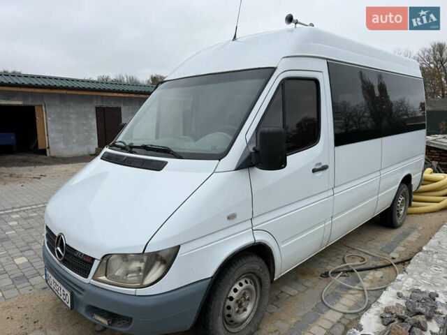 Белый Мерседес Sprinter, объемом двигателя 2.15 л и пробегом 574 тыс. км за 8700 $, фото 5 на Automoto.ua