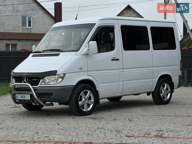Белый Мерседес Sprinter, объемом двигателя 2.2 л и пробегом 380 тыс. км за 8700 $, фото 2 на Automoto.ua