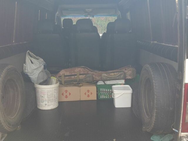 Белый Мерседес Sprinter, объемом двигателя 2.7 л и пробегом 350 тыс. км за 10500 $, фото 3 на Automoto.ua