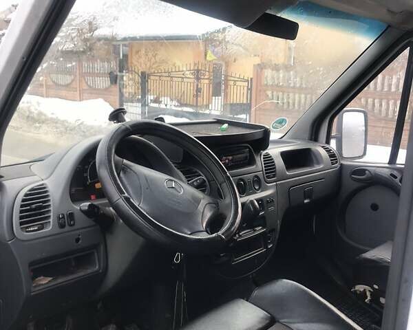 Белый Мерседес Sprinter, объемом двигателя 2.1 л и пробегом 340 тыс. км за 8000 $, фото 9 на Automoto.ua