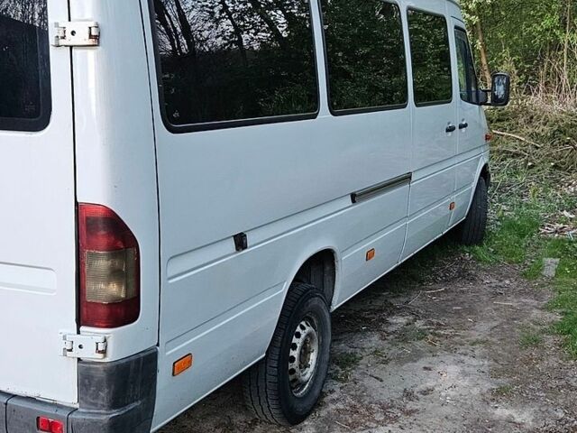 Білий Мерседес Sprinter, об'ємом двигуна 2.2 л та пробігом 500 тис. км за 7500 $, фото 2 на Automoto.ua