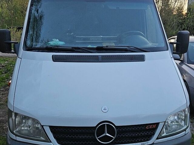 Білий Мерседес Sprinter, об'ємом двигуна 2.2 л та пробігом 500 тис. км за 7500 $, фото 4 на Automoto.ua
