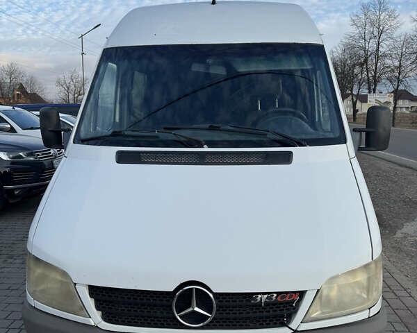 Білий Мерседес Sprinter, об'ємом двигуна 2.15 л та пробігом 330 тис. км за 6200 $, фото 1 на Automoto.ua