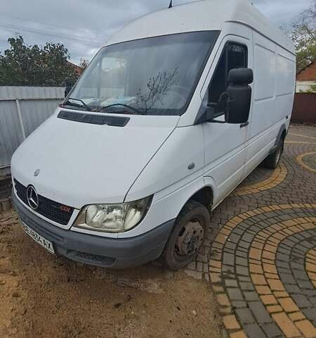 Белый Мерседес Sprinter, объемом двигателя 2.2 л и пробегом 411 тыс. км за 10000 $, фото 1 на Automoto.ua